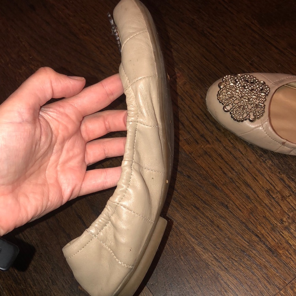 Tan & gold Tahari flats - Picture 9 of 13